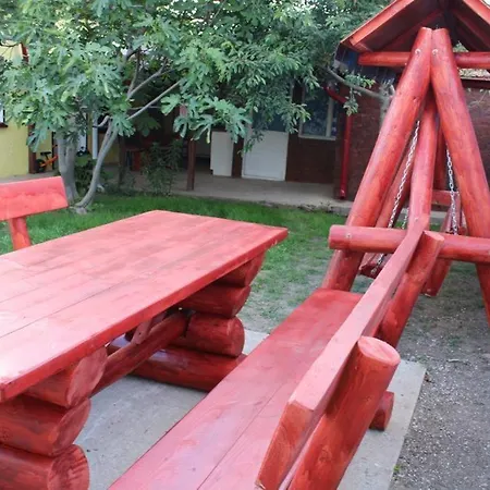 Casuta Galbena Сasa de vacaciones *