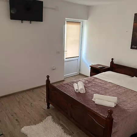 Casuta Galbena Сasa de vacaciones *